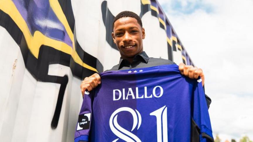 Belgium: Amadou Diallo signs his first professional contract in Anderlecht